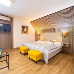 Benica Hotel